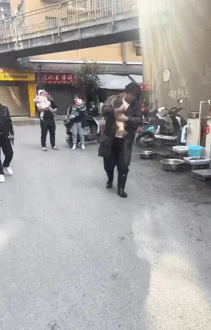 你们不要再打了～